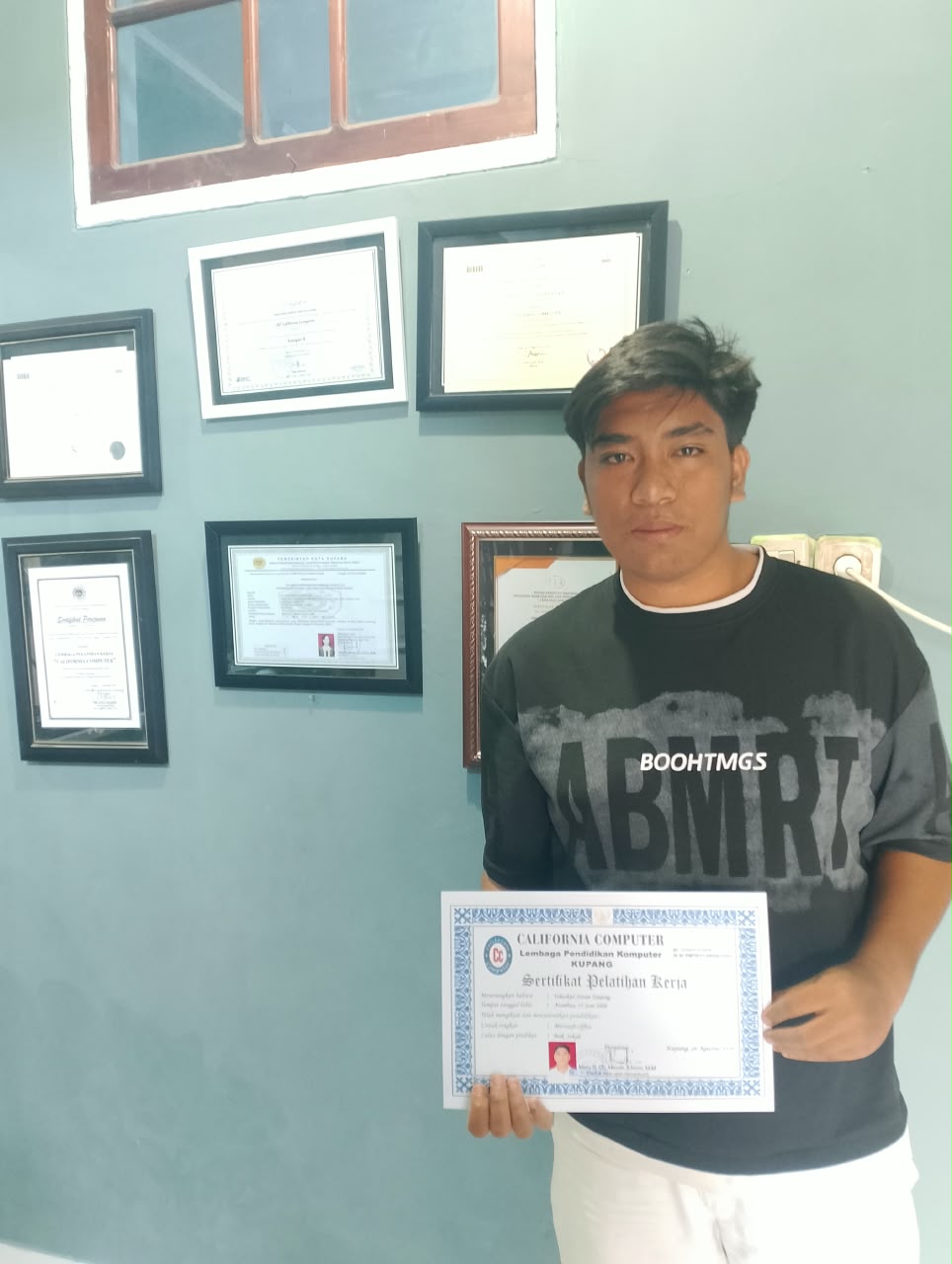 Dokumentasi Penerimaan Sertifikat YEHEZKIEL STIVEN TANJUNG